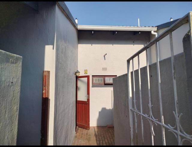 3 BEDROOM TOWNHOUSE FOR SALE IN NEW GERMANY CENTRAL